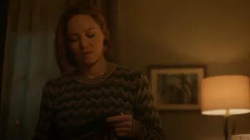 Suéter de Veronica Beard Davignon usado por Angie Polaski (Erika Christensen) como se ve en Will Trent (T03E13)