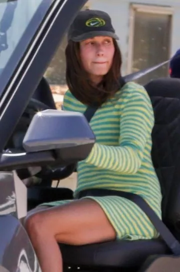 Gorra vintage Nike Basketball 1990S usada por Hailey Bieber en Coachella Prep el 9 de abril de 2025