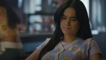 Pull générique Pull Loose Fit Tenues à la mode porté par Stef comme on le voit dans SkyMed (S03E09)