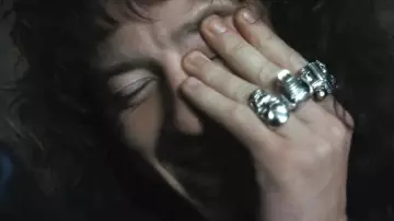 Silver Hog Ring worn by Eddie Munson (Joseph Quinn) in Stranger Things (S04E01)