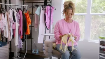 Sudadera Aviator Nation Bolt Fade Crew usada por Denise Richards como se ve en Denise Richards and Her Wild Things (S01E08)