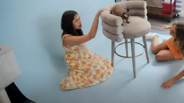 Vestido de gato y naranja con estampado de limón usado por Eloise Richards como se ve en Denise Richards and Her Wild Things (T01E08)