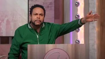 Blouson aviateur H&M porté par Jawn Murray vu à Sherri le 10 avril 2025