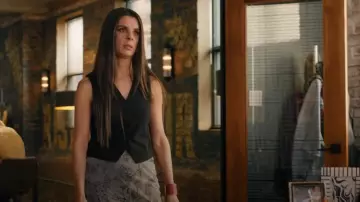 Rag and Bone Priya Vest worn by Kris (Meredith MacNeill) as seen in Small Achievable Goals (S01E08)