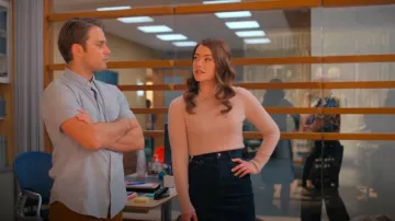 Suéter de cuello delgado del Club Monaco usado por Phoebe Duncan (Molly Kunz) como se ve en The Irrational (T02E08)
