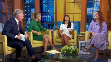 Falda plisada convertible Tibi Grain De Poudre, usada por Hannah Berner en Good Morning America el 14 de abril de 2025.