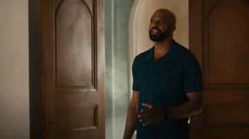 Banana Republic Linen-Cotton Resort Shirt worn by Marcus (Carl Clemons-Hopkins) as seen in Hacks (S04E01)