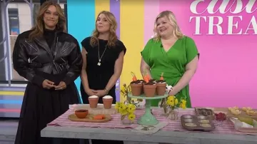 Ava & Viv Dolman Short Sleeve Wrap Dress worn by
Danielle Kartes as seen in Today with Jenna & Friends on April 16, 2025