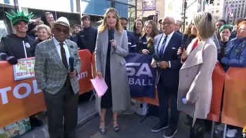 Zapatillas Zegna Black Deerskin Triple Stitch usadas por Mike Tirico como se ve en Today el 17 de abril de 2025