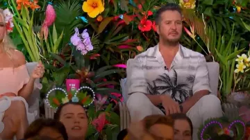Chemise hawaïenne Celine en Crêpe de Chine imprimé portée par Luke Bryan comme on le voit dans American Idol (S23E09)