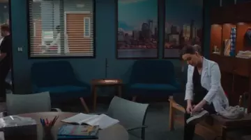 Nike Air Max 90 In Phantom worn by Jo Wilson (Camilla Luddington) as seen in Grey's Anatomy (S21E13)