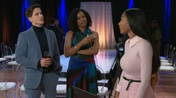 Robe à col bénitier et imprimé géométrique Karl Lagerfeld Paris portée par Naomi Hamilton Hawthorne (Arielle Prepetit) dans Beyond the Gates (S01E29)