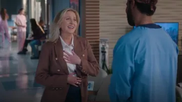 Holland Cooper Jodhpur Ladies Jean In Oatmeal usado por Teddy Altman (Kim Raver) como se ve en Grey's Anatomy (T21E15)