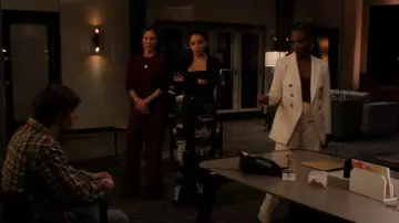 Alice + Olivia Harper Jeans worn by Lacey Quinn (Gabrielle Walsh) as seen in Found (S02E19)