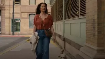 Vaqueros Levi's Ribcage Wide Leg usados por Quinn O'Grady (Minka Kelly) como se ve en Ransom Canyon (S01E01)