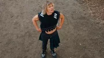 Dolce & Gabbana 9 Naxos Combat Boot Studded Jeweled Lace Up Zip Crown Embossed worn by Keefe Chambers (Tony Cavalero) comme on le voit dans The Righteous Gemstones (S04E07)