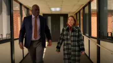 Rachel Comey Albie Manteau porté par Angie Polaski (Erika Christensen) comme on le voit dans Will Trent (S03E15)