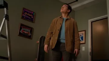 Todd Snyder Italian Garment Dyed Wool Cachemere Crew neck Sweater porté par Will Trent (Ramón Rodríguez) comme on le voit dans Will Trent (S03E15)