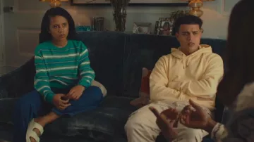 Mango Sweater Malbo In Jade worn by Daisy Wright as seen in I, Jack Wright (S01E02)