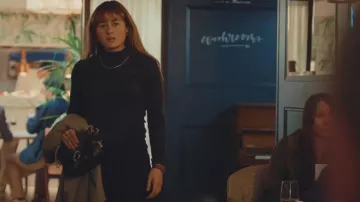 Whistles Khaki Crepe Boyfriend Blazer usado por Emily Wright (Ruby Ashbourne Serkis) como se ve en I, Jack Wright (S01E03)