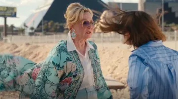 Dita Eyewear Gafas de sol redondeadas de gran tamaño usadas por Deborah Vance (Jean Smart) como se ve en Hacks (S04E03)