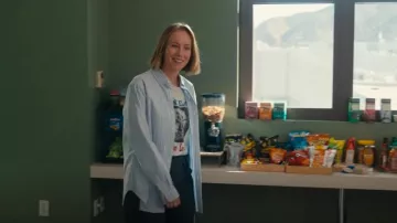 Jack & Jones Jxjamie Poplin Shirt worn by Ava (Hannah Einbinder) as seen in Hacks (S04E04)