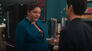 Eloquii The Ultimate Stretch One Button Blazer worn by Kayla (Megan Stalter) as seen in Hacks (S04E04)