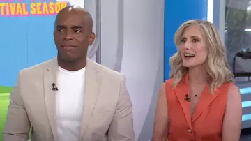 Veronica Beard Benny Linen Vest worn by Misty Belles as seen in Today on April 24, 2025