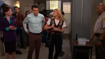 Kate Spade Rosie Medium Crossbody worn by Gemma Johnson (Beth Behrs) as seen in The Neighborhood (S07E18)