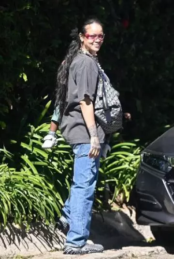 Fulljoy Worldwide the Parents T Shirt worn by Rihanna in Beverly Hills post on April 22, 2025