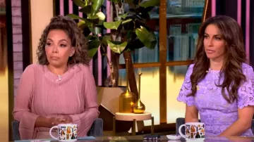 Pull Zimmermann Lucky Metallic Rib porté par Sunny Hostin tel que vu dans The View le 28 avril 2025