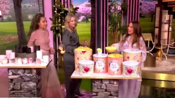Jupe longue en lin et soie imprimée Zimmermann Illuminate portée par Sunny Hostin, comme on le voit dans The View le 28 avril 2025