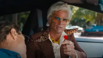Blazer cruzado de jacquard de lona GG de Gucci usado por Baby Billy Freeman (Walton Goggins) como se ve en The Righteous Gemstones (T04E08)