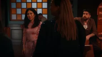 Vestido de tul bordado Patbo Floral Haze usado por Melody 'Mel' Bayan (Liza Lapira) como se ve en The Equalizer (T05E16)