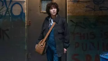 Le manteau vintage de Eleven / Jane Ives (Millie Bobby Brown) dans Stranger Things saison 2