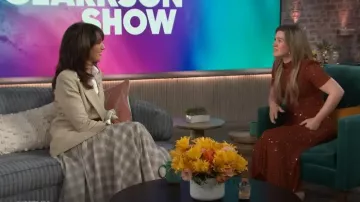 Falda Kallmeyer Alyse Gusset usada por Jennifer Beals en The Kelly Clarkson Show el 23 de abril de 2025