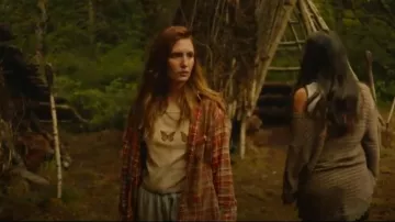 Truly Madly Deeply Butterfly Cropped Tee worn by Teen Shauna Shipman (Sophie Nélisse) as seen in Yellowjackets (S03E01)