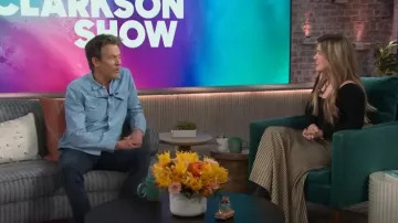 Camisa vaquera multiusos Lee con broches de presión, usada por Kevin Bacon en The Kelly Clarkson Show el 29 de abril de 2025.