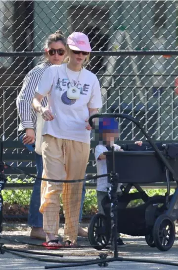 Uppababy Vista Stroller worn by Jennifer Lawrence in New York City on April 28, 2025