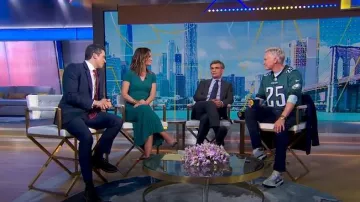 Zapatilla de caña baja Ferragamo Cassina Gancio usada por Sam Champion como se vio en Good Morning America el 25 de abril de 2025