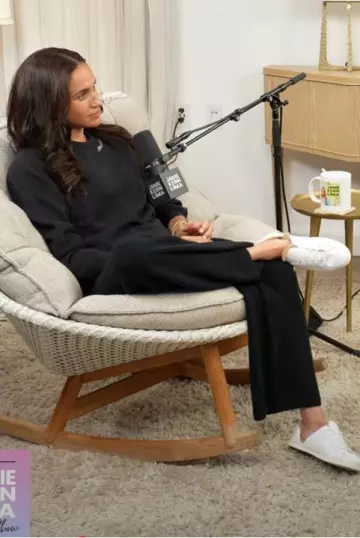 Club Chainstitch The Adult Chain Stitch Sweatshirt worn by Meghan Markle at The Jamie Kern Lima Show on April 28, 2025