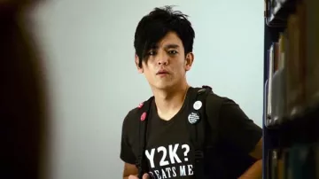 Y2K? Beats Me T-Shirt worn by Harold Lee (John Cho) in Harold & Kumar Escape from Guantanamo Bay