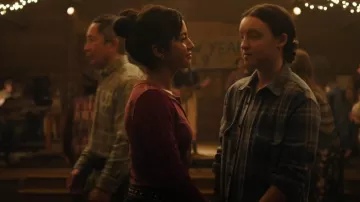 Free People We The Free Twisted Cable Cuff worn by Dina (Isabela Moner) as seen in The Last of Us (S02E01)