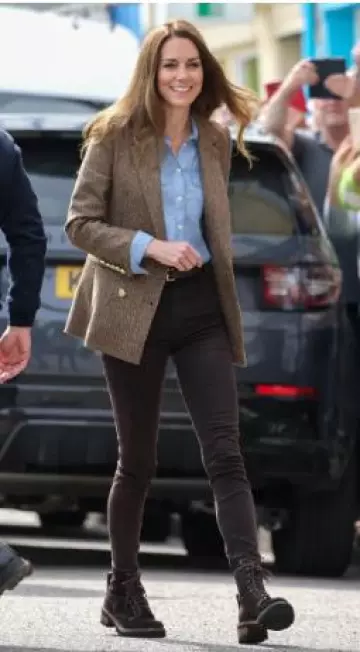 Holland Cooper Double Breasted Blazer in Large Scale Brown Herringbone worn by Catherine, Duchess of Cambridge in Tobermory on April 29, 2025