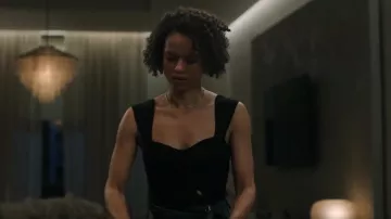 Body Simkhai Barbara Sweetheart usado por Sophie Ellis (Gugu Mbatha-Raw) como se ve en Surface (S02E03)