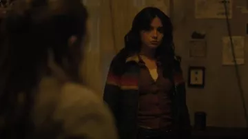 James Perse Three-Quarter Sleeve Button-Up Shirt in Cordov worn by Dina (Isabela Moner) as seen in The Last of Us (S02E03)
