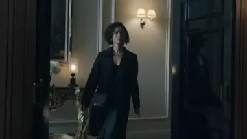 Chloe Marcie Bag worn by Sophie Ellis (Gugu Mbatha-Raw) as seen in Surface (S02E03)
