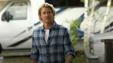 Ae Slim Fit Everyday Button-Up Shirt worn by Cal Jones (Chad Michael Murray) as seen in Sullivan's Crossing (S03E01)