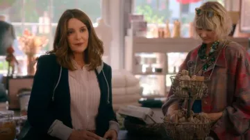 Cinq à Sept Khloe Hooded Blazer In Navy Heather Grey worn by Kate (Tina Fey) as seen in The Four Seasons (S01E01)