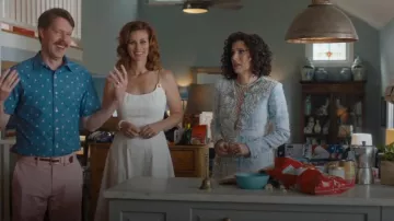 Cult Gaia Kendra Vestido midi de algodón con correas de cadena y satén usado por Amber Gemstone (Cassidy Freeman) como se ve en The Righteous Gemstones (T04E09)